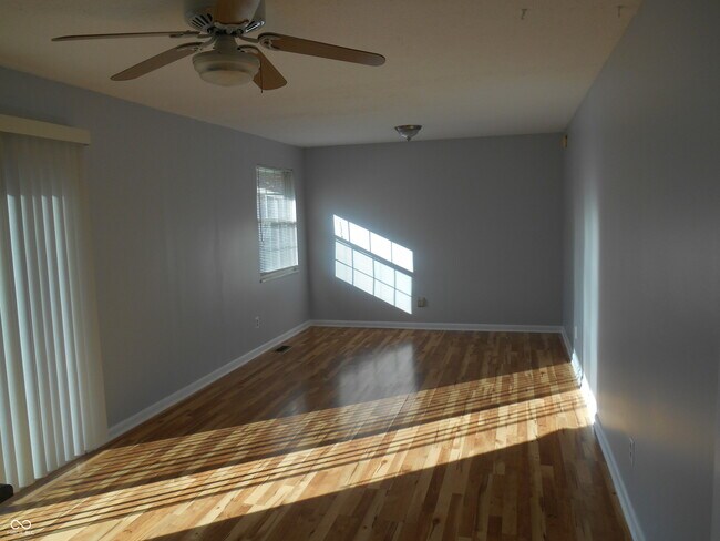 Foto del edificio - 5625 Lakeland Dr