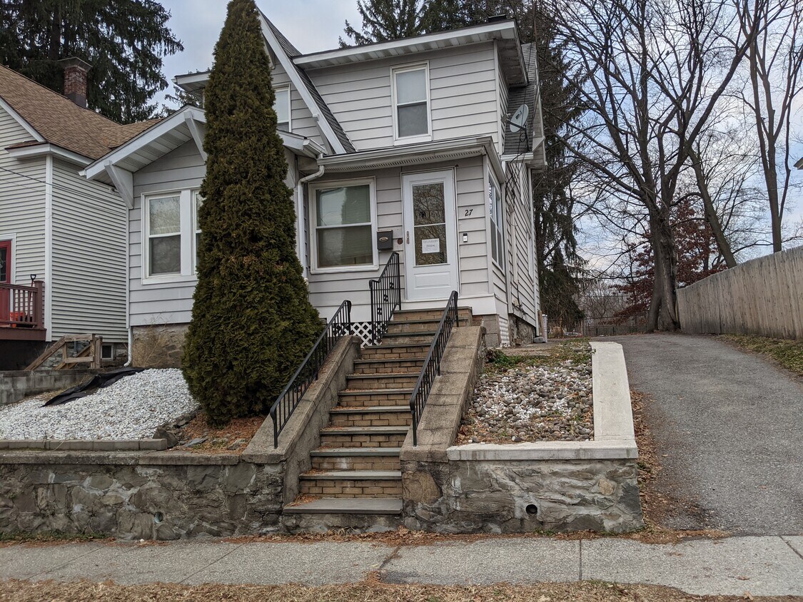 27 Wilmar Ter, Poughkeepsie, NY 12601 House Rental in Poughkeepsie