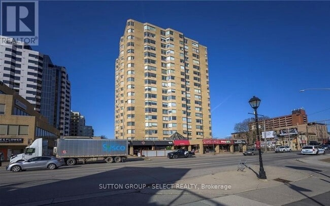 Building Photo - 695-1695 Richmond St