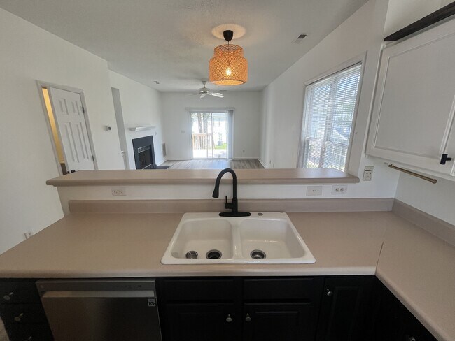 Foto del edificio - 5375 Cog Hill Ct