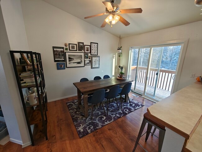 Building Photo - 2141 N Midtown Dr