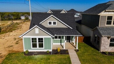 Building Photo - 302 Red Bird Ln