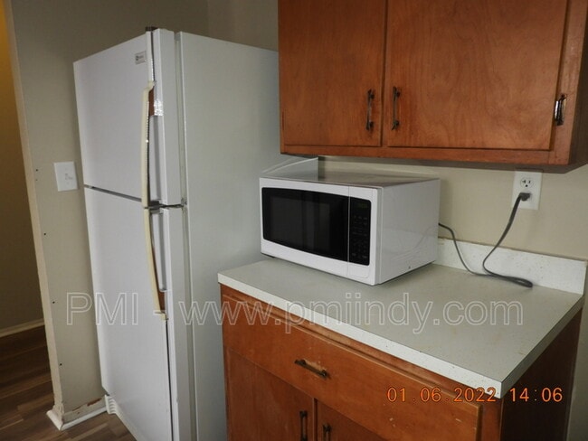 Building Photo - 4004 N Brentwood Dr