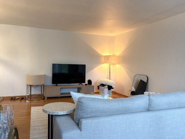 Foto del edificio - 539 W Stratford Pl