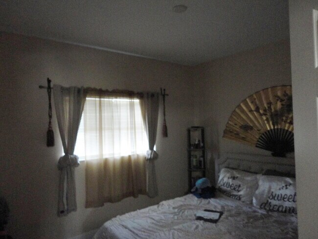 Foto del edificio - 4723 Lucerne Lakes Blvd