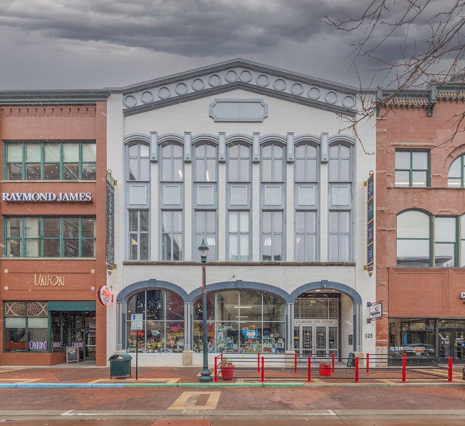 Foto principal - 2 Bedroom Condo in Downtown Kalamazoo