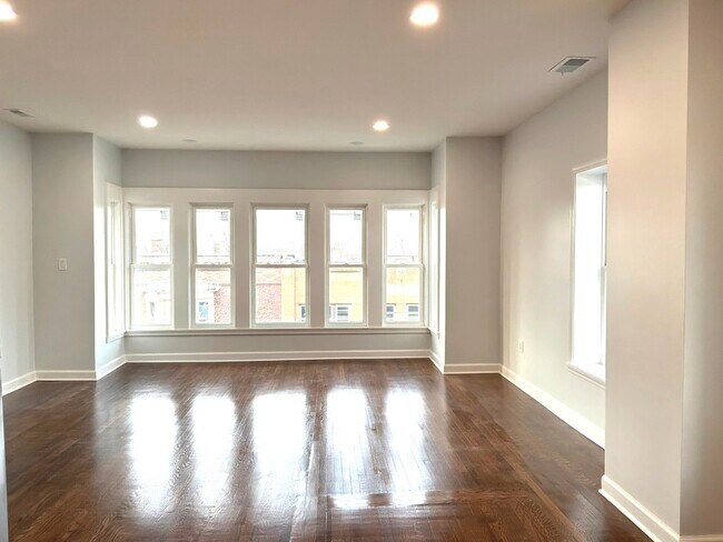 Foto del edificio - 224 E Cass St