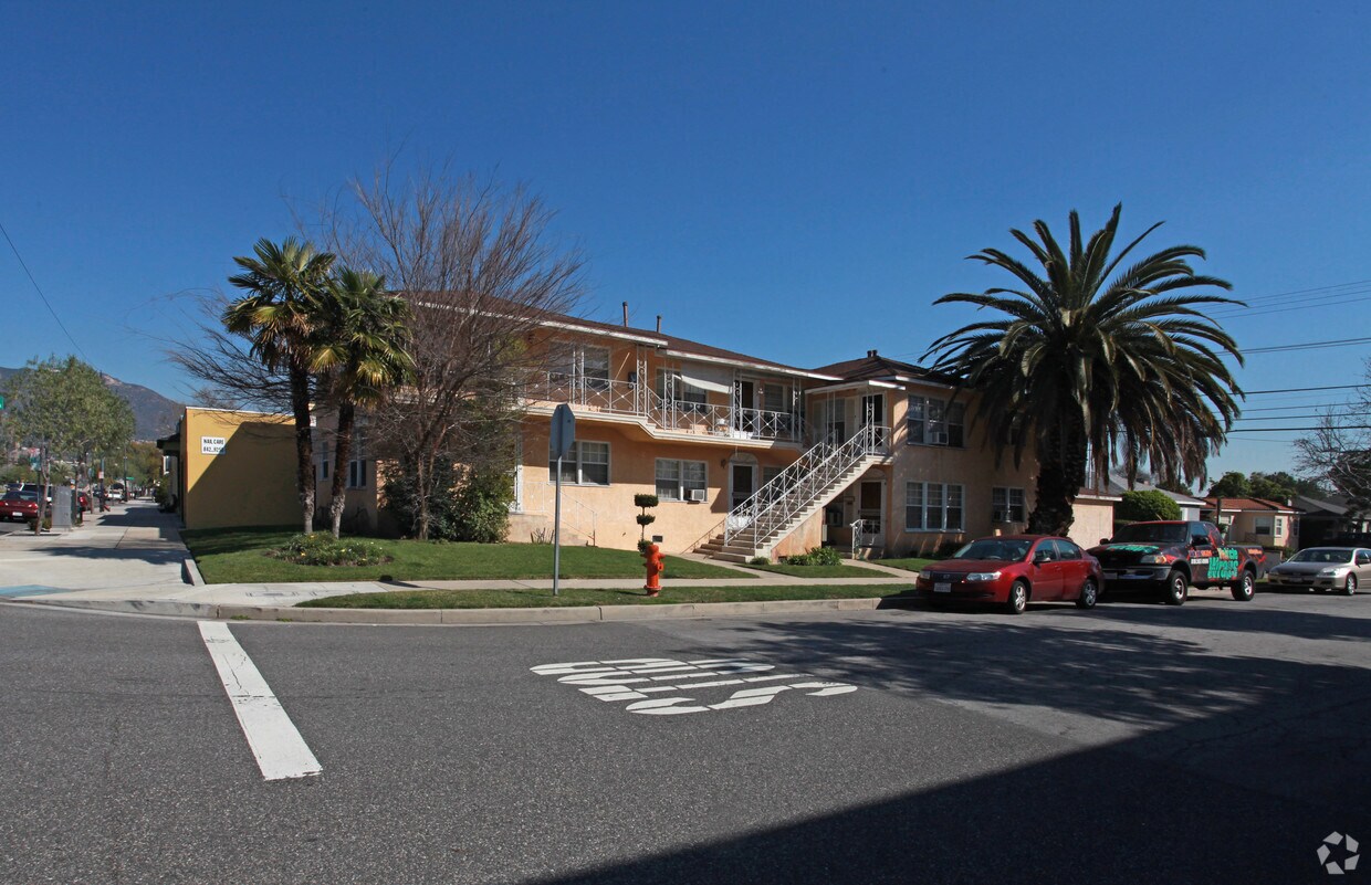 Foto principal - 1314 W Burbank Blvd