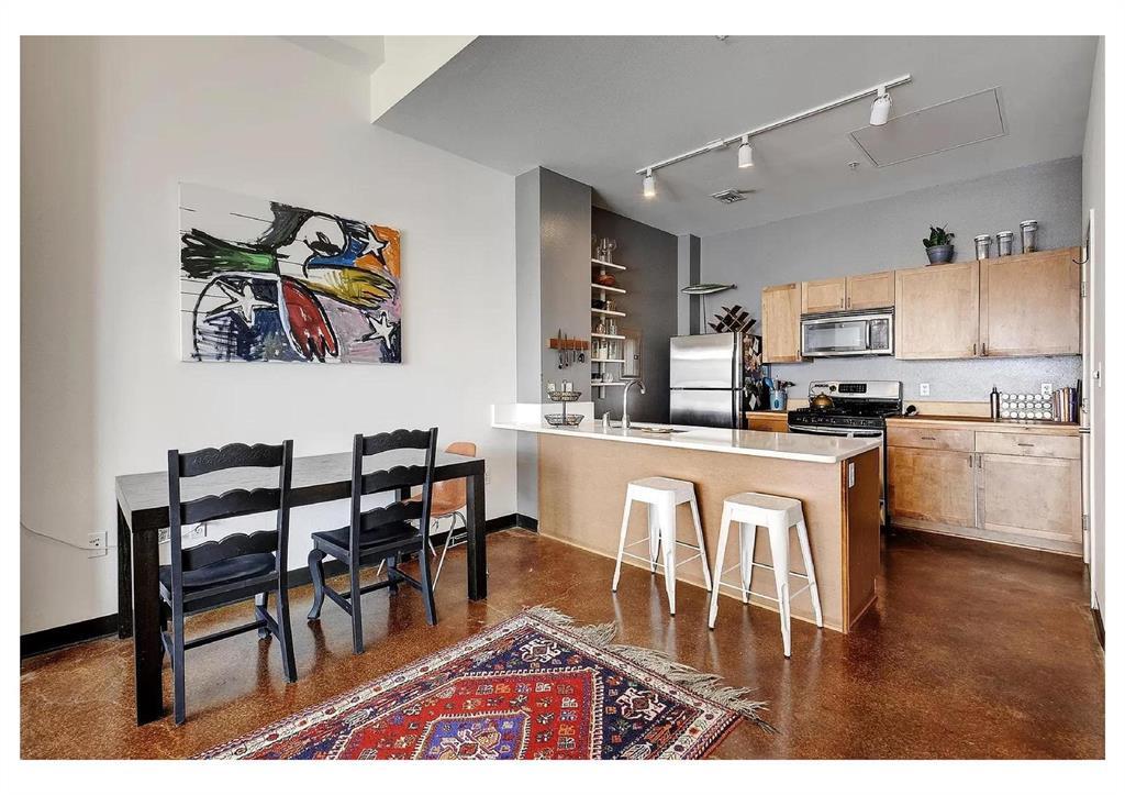 Foto principal - 2401 E 6th St