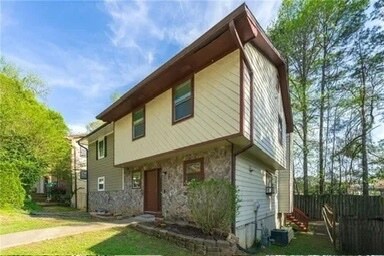 Foto del edificio - 1248 Falling Water Dr