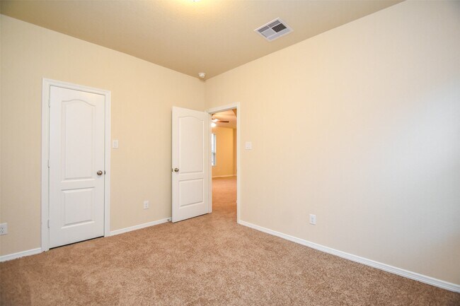 Building Photo - 2431 Concord Ter