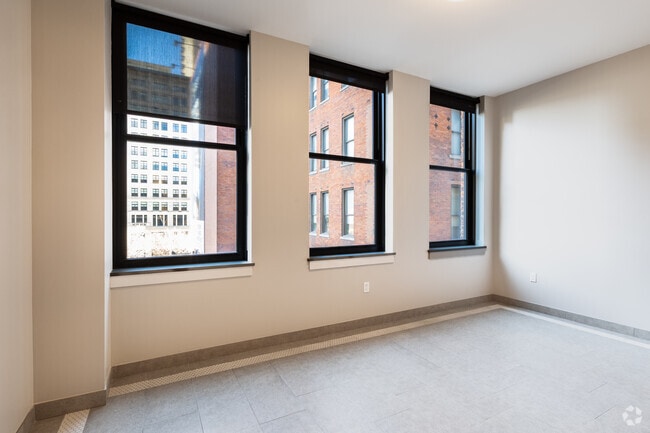1BR, 1BA - 755SF - Living Room - Farwell Building