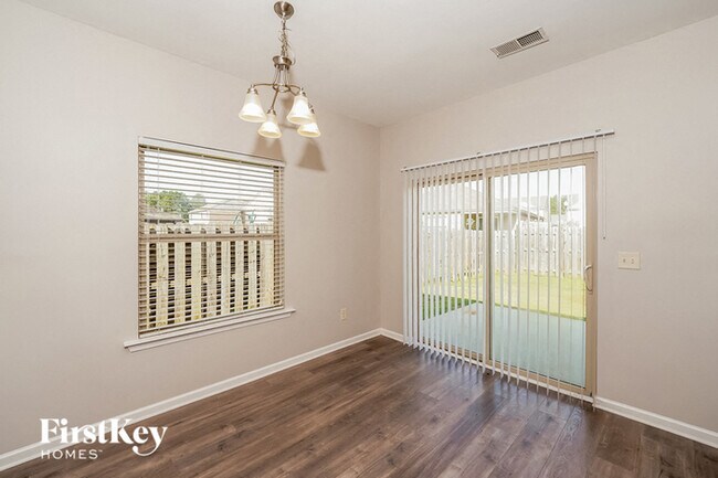 Foto del edificio - 9342 Doss Ferry Ln