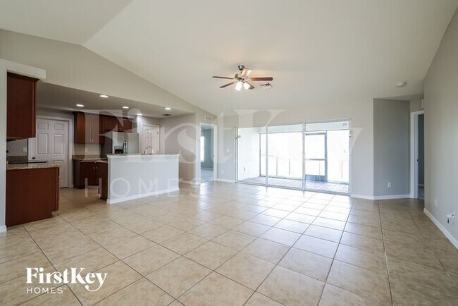 Foto del edificio - 2207 NW 6th Pl