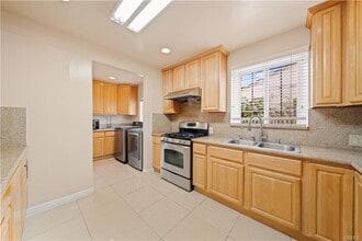 Building Photo - 9108 Hermosa Dr