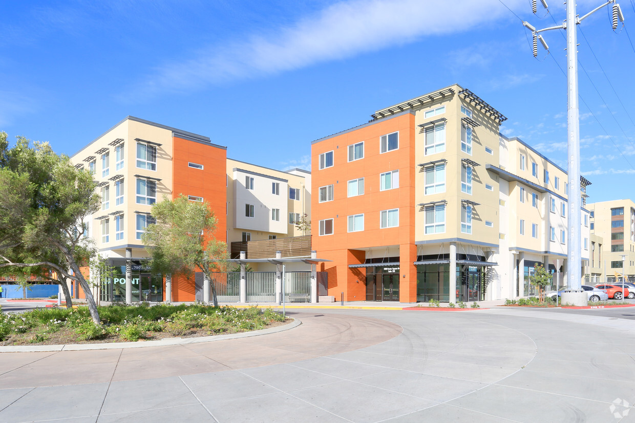 Primary Photo - Alma Point at Foster Square