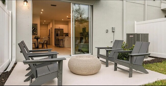 Foto del edificio - 8617 Lunar Skye St