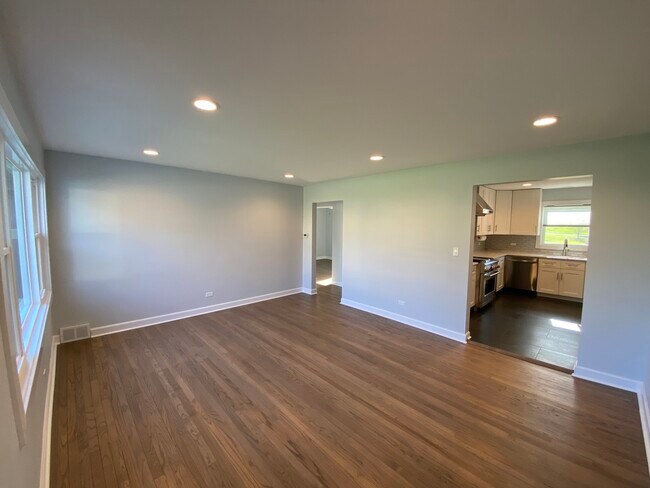 Building Photo - 16 N Kenilworth Ave