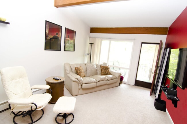 Building Photo - Highland Apartments