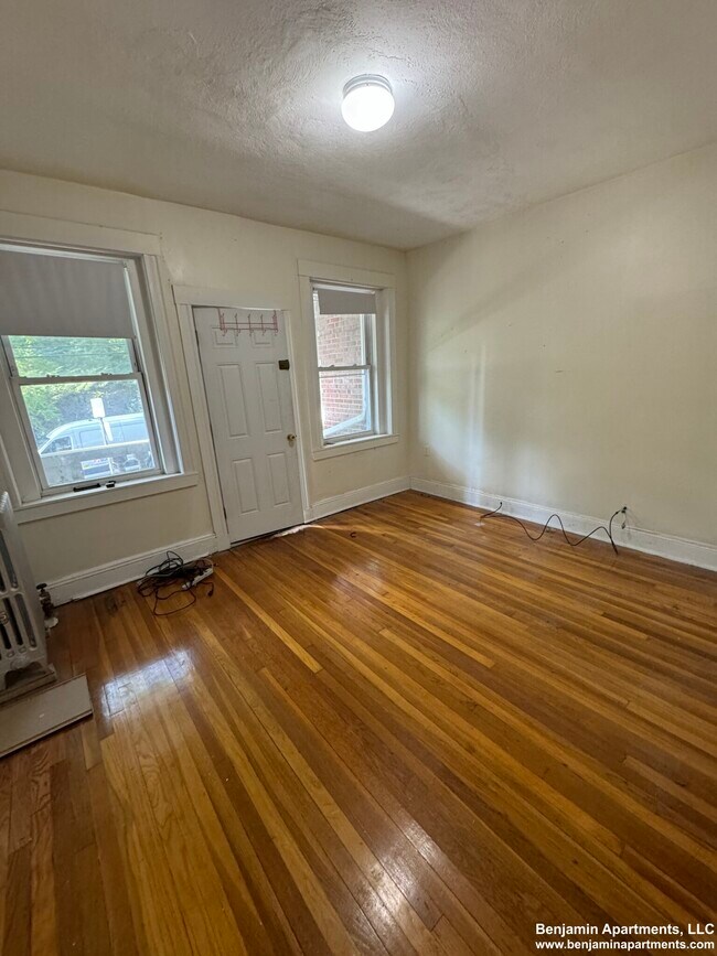 Building Photo - 4 Egremont Rd