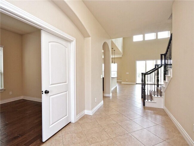 Building Photo - 3912 Crispin Hall Ln