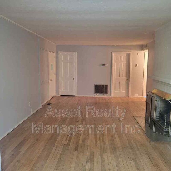 Foto del edificio - 110 Chatham Ln