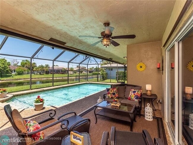 Foto del edificio - 4 br, 2.5 bath House - 1046 NW 108th Ln