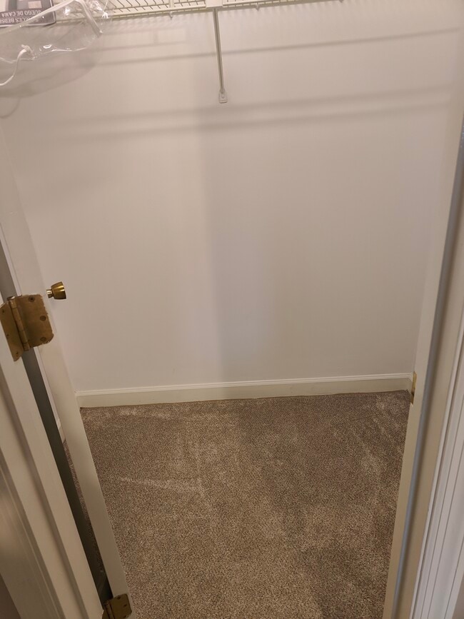 Large Walkin Closets - 315 McBrien Rd