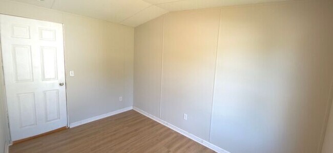 Building Photo - Spacious Dacula Mobile Home