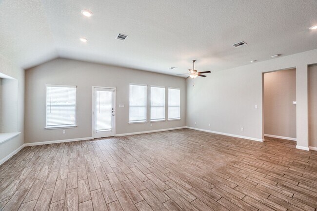 Foto del edificio - Beautiful Single Story 4 Bed 3 Bath 3 car ...