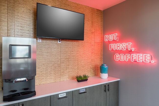 Building Photo - Arapahoe Square