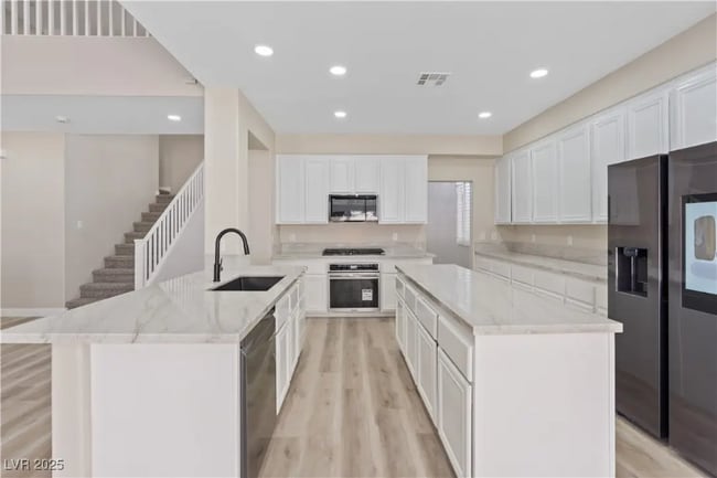 Building Photo - 9272 W Viking Rd