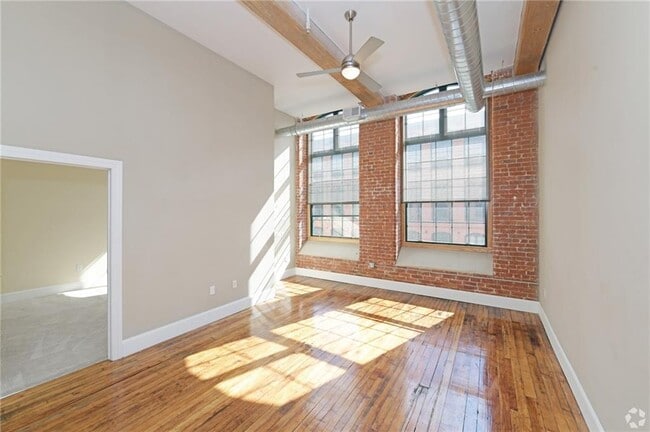 Building Photo - 75 Pocasset St