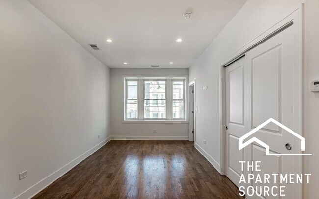 Building Photo - 2347 W Taylor St