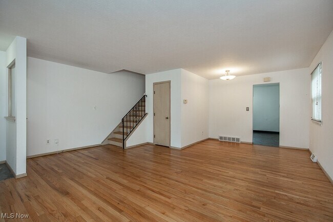 Building Photo - 1217 Bonnie Ln