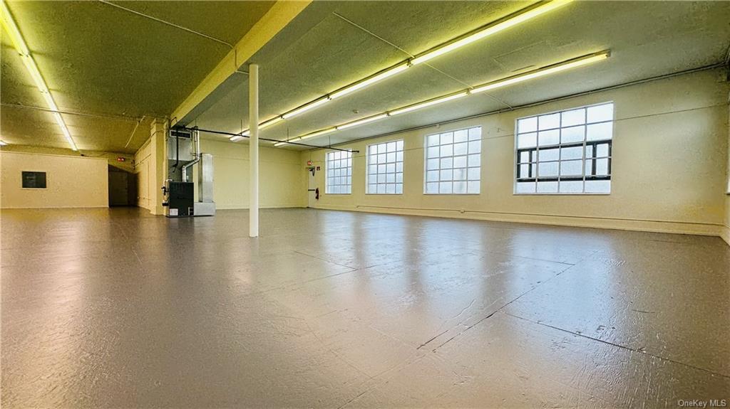 Foto principal - 12 Lafayette Ave