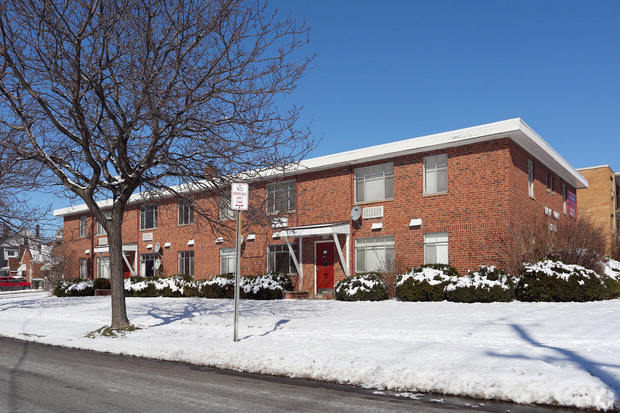 Building Photo - East Park Manor