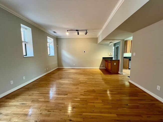 Foto del edificio - 5653 Waterman Blvd
