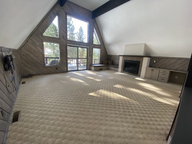 Building Photo - 3 bedroom, 2 bath home in Incline Village