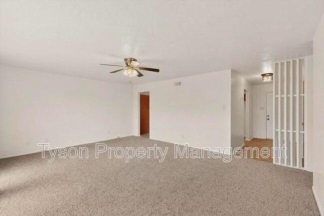 Foto del edificio - 3503 Montclaire Dr NE