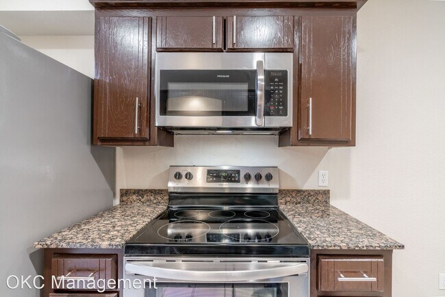Building Photo - 2 br, 1.5 bath House - 7131 NW 16th St