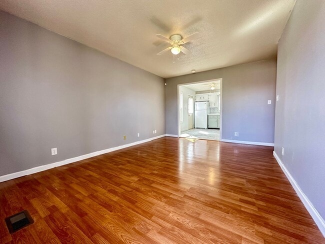 Building Photo - 125 E Street Clarksville, TN 37042