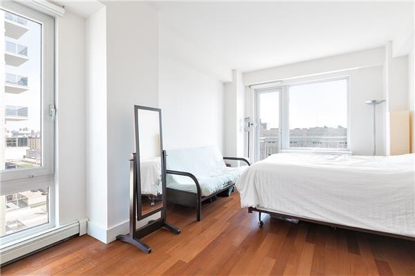 Foto del edificio - 4427 Purves St