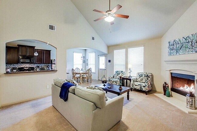 Foto del edificio - 2510 Shady Falls Ln