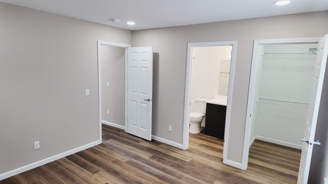 Building Photo - 203 Victory Ln