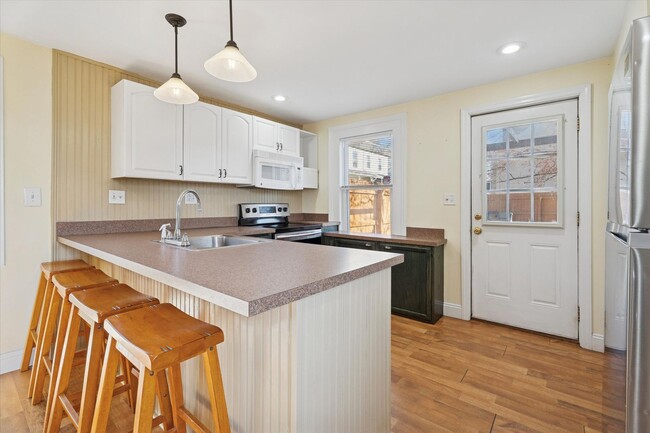 Building Photo - Charming 2-Bedroom Single-Family Home – Prime Phoenixville Location!