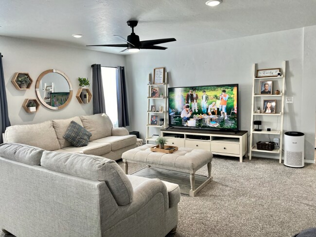 Building Photo - 1850 SW Cooper Ave