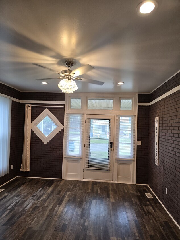 Front Livingroom - 405 W Harnett St