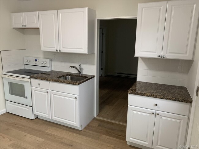 Building Photo - 99 Tower St