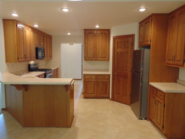 Building Photo - 1279 Gail Dr